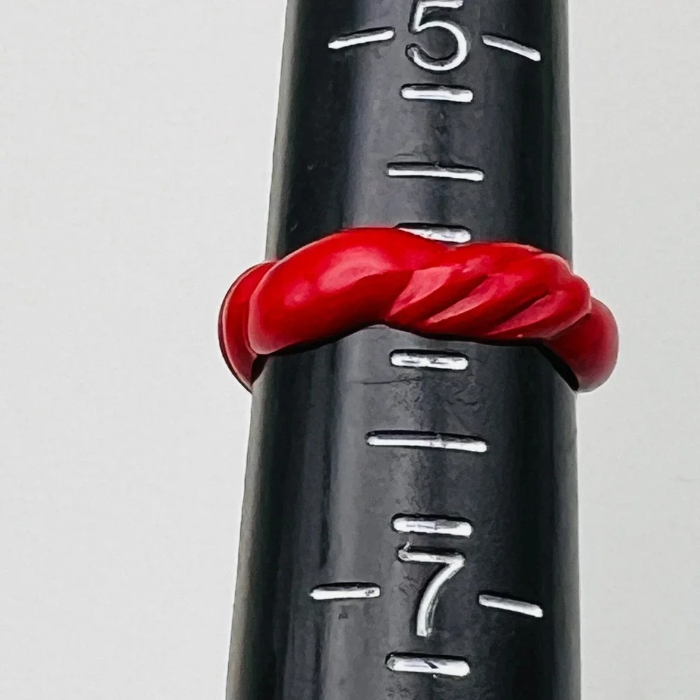Vintage Red Resin Lucite Twisted Rope Band Ring Women Size 6 Chunky Bold Retro